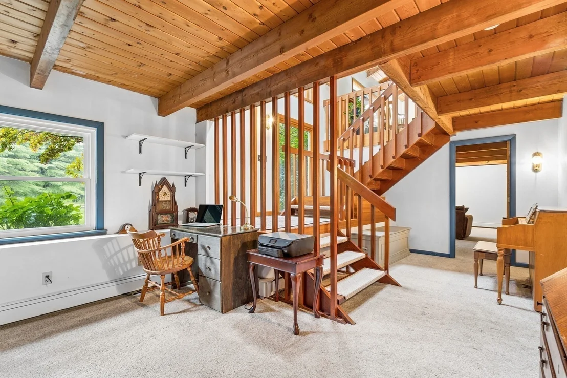 Photo of 10 Lowell Dr