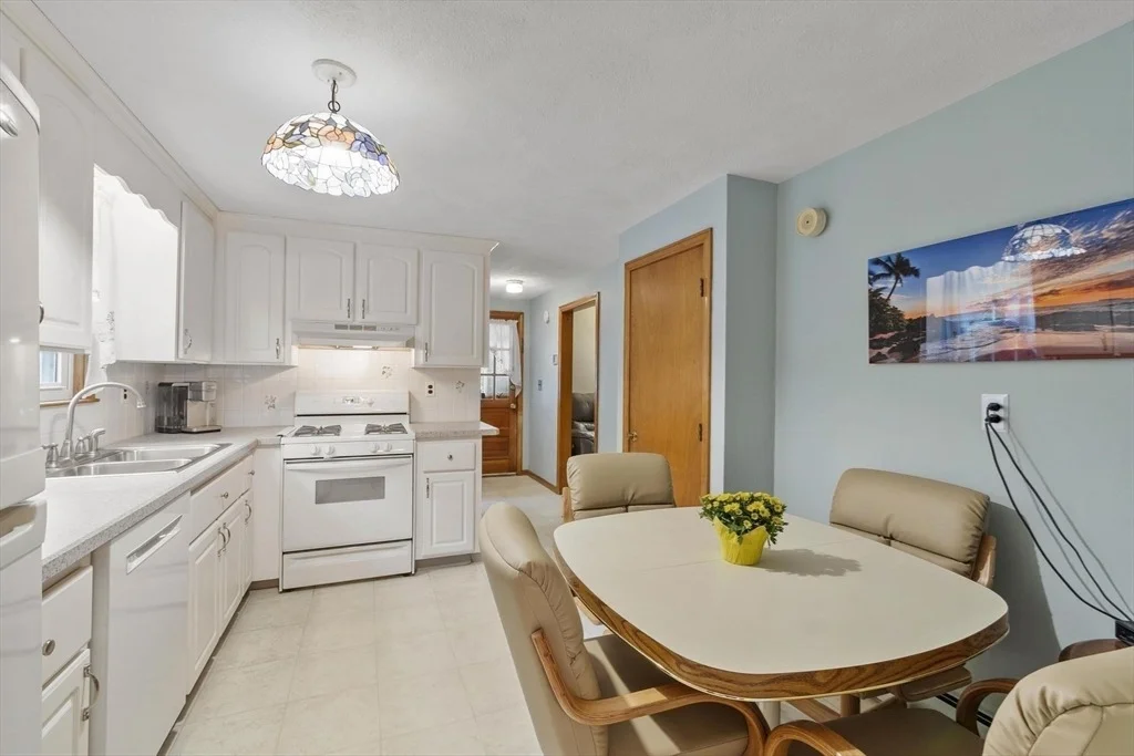 Photo of 7 Susan Dr