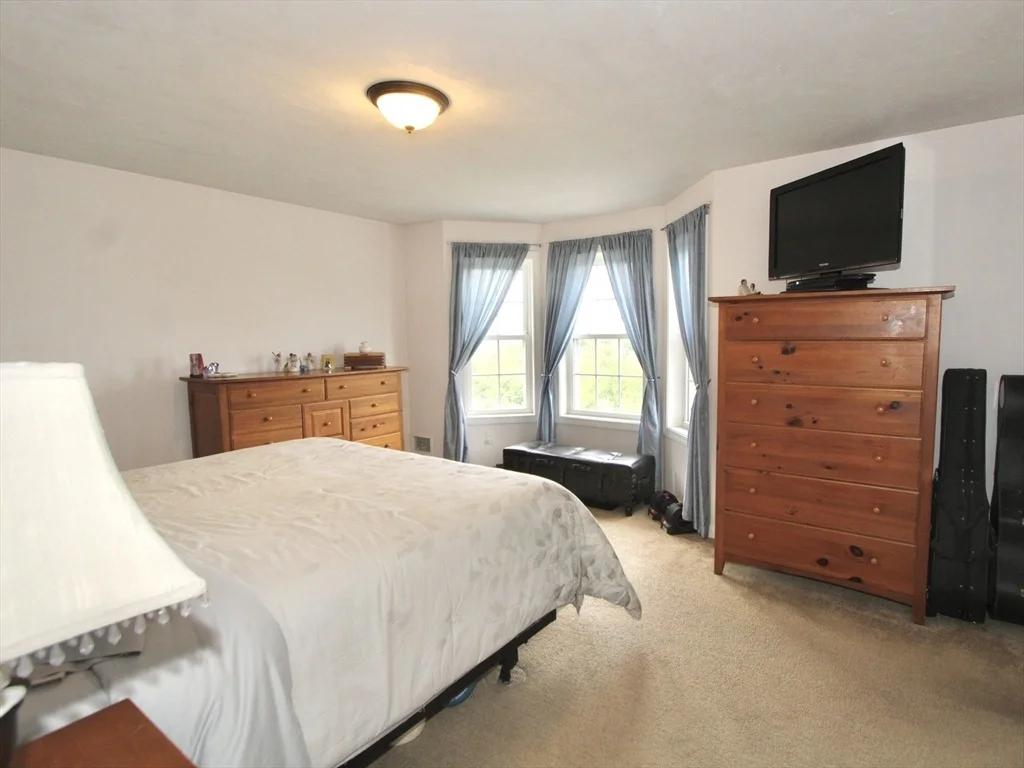 Photo of 36 Bittersweet Blvd