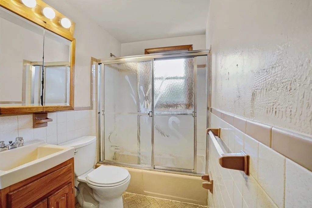 Photo of 111 Crestfield Dr