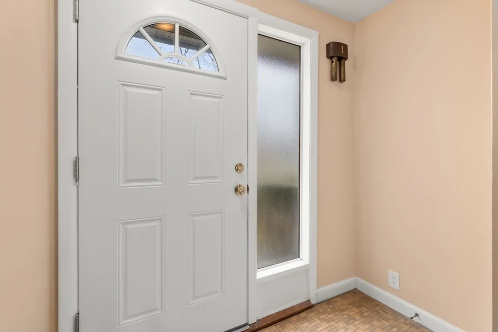 Photo of 18 Royce Rd