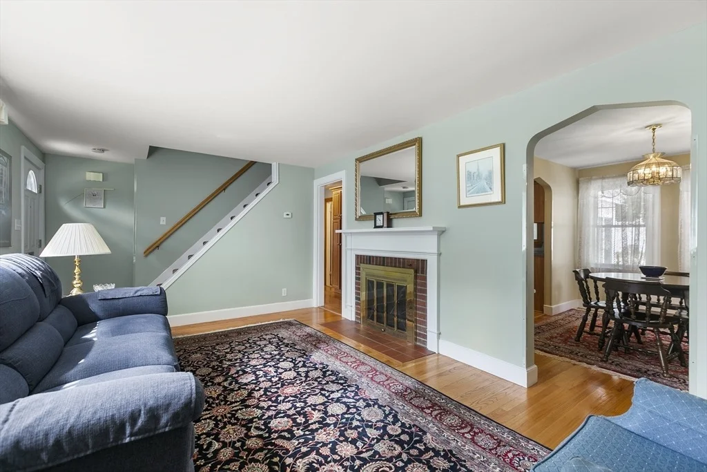 Photo of 43 Longmeadow Road