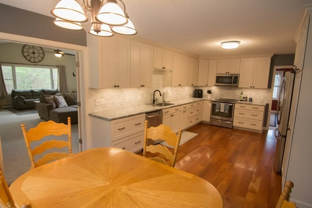 Photo of 122 Maybrook