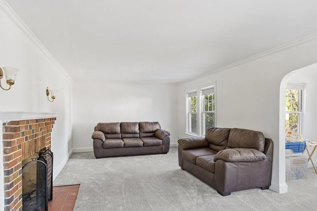 Photo of 256 Massasoit Rd