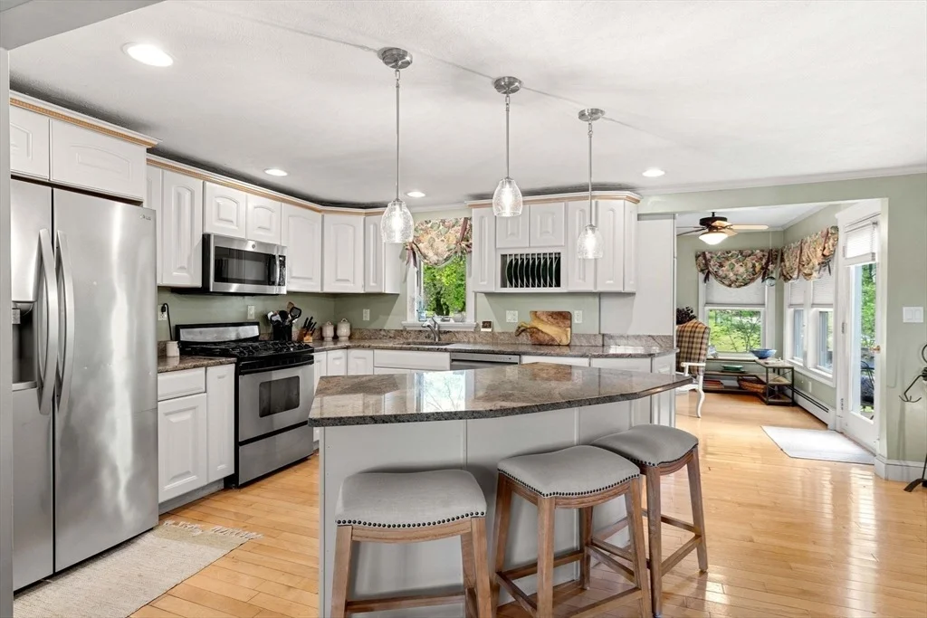 Photo of 81 Lowell Blvd