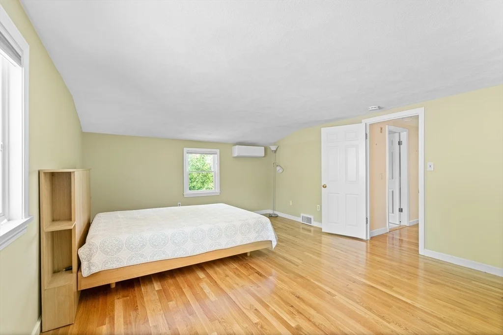 Photo of 6 Crestview Dr