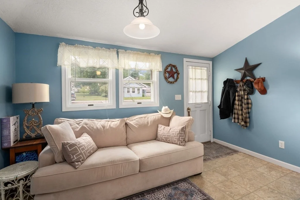 Photo of 10 Riverside Dr