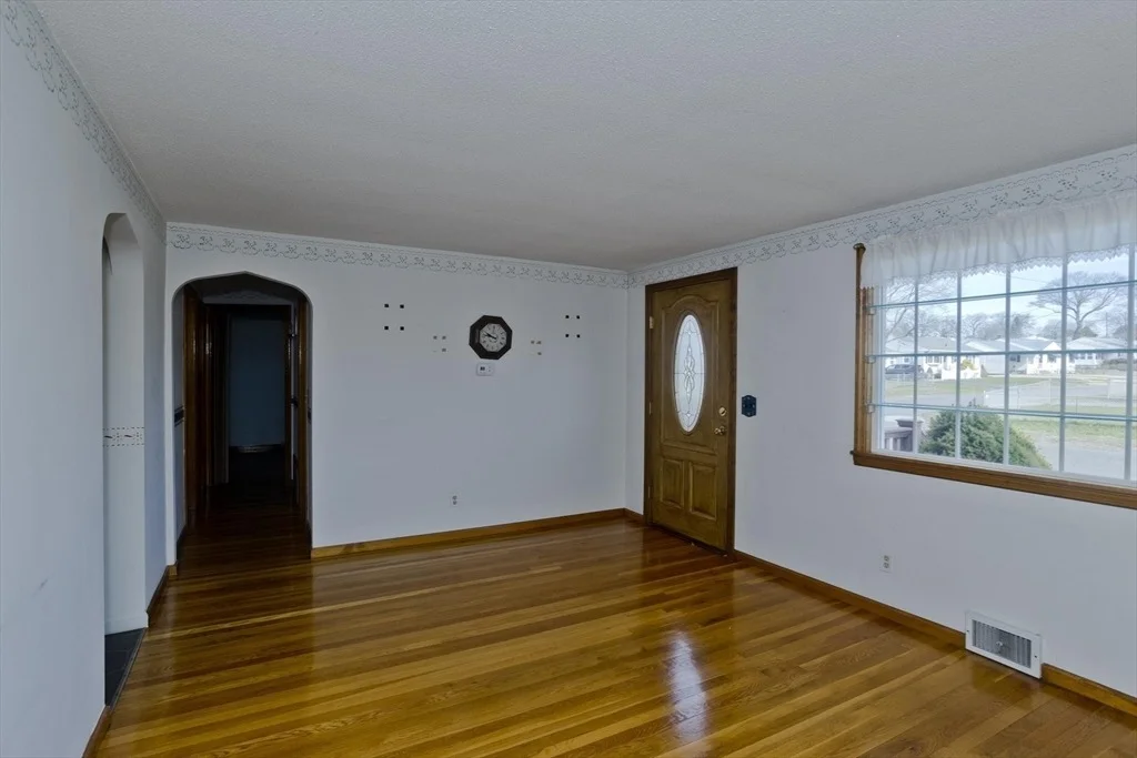 Photo of 83 Mayflower Ave