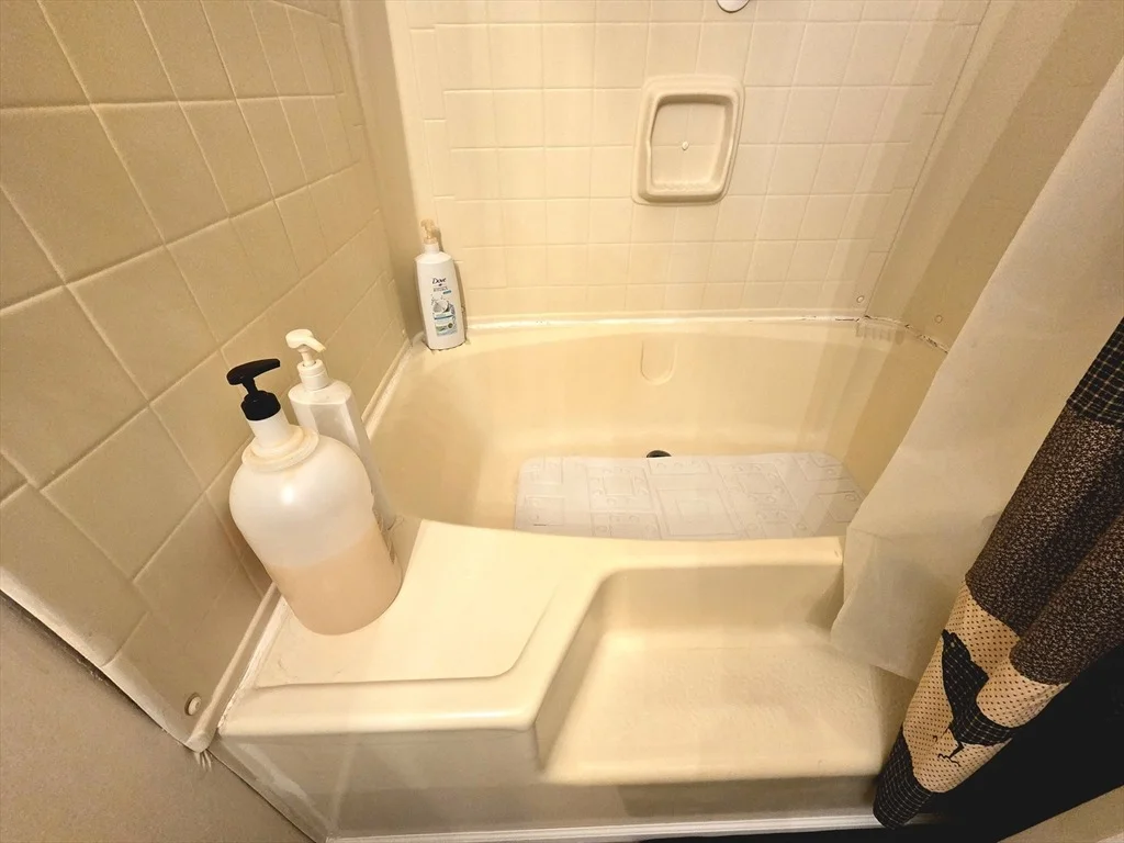 Photo of 72 Holiday Cir