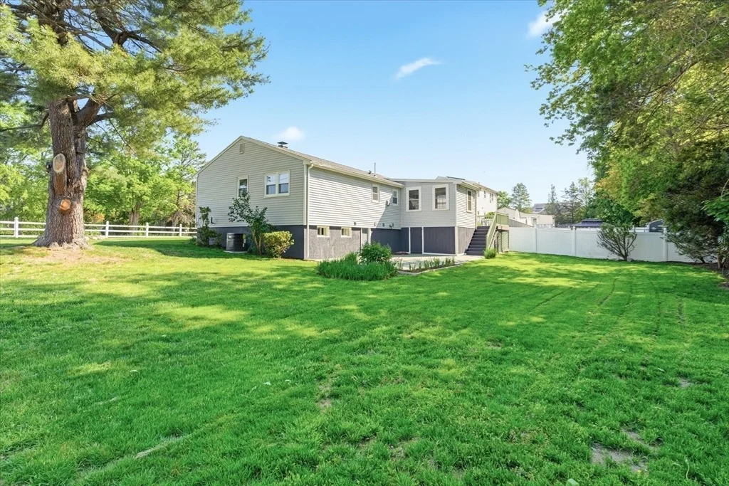 Photo of 60 Pond Ln