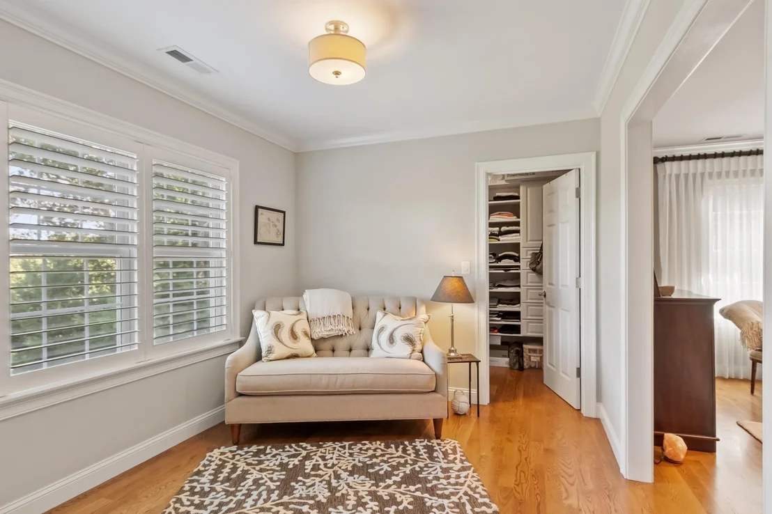 Photo of 48 Robinson Dr