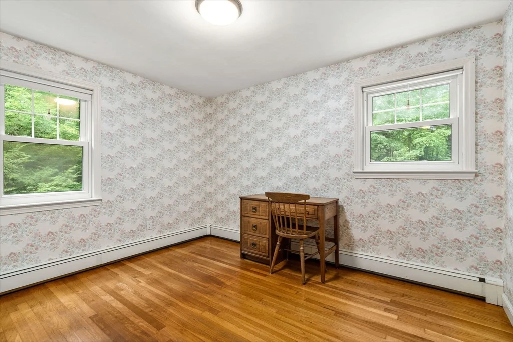 Photo of 83 Hemlock Park Dr