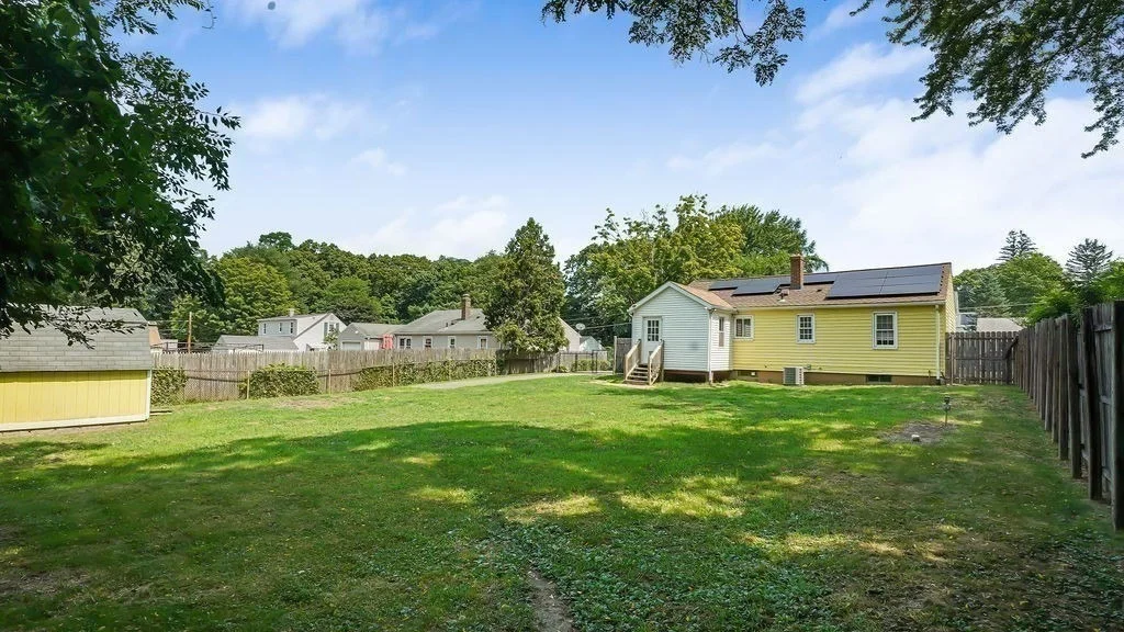 Photo of 128 W Canton Cir