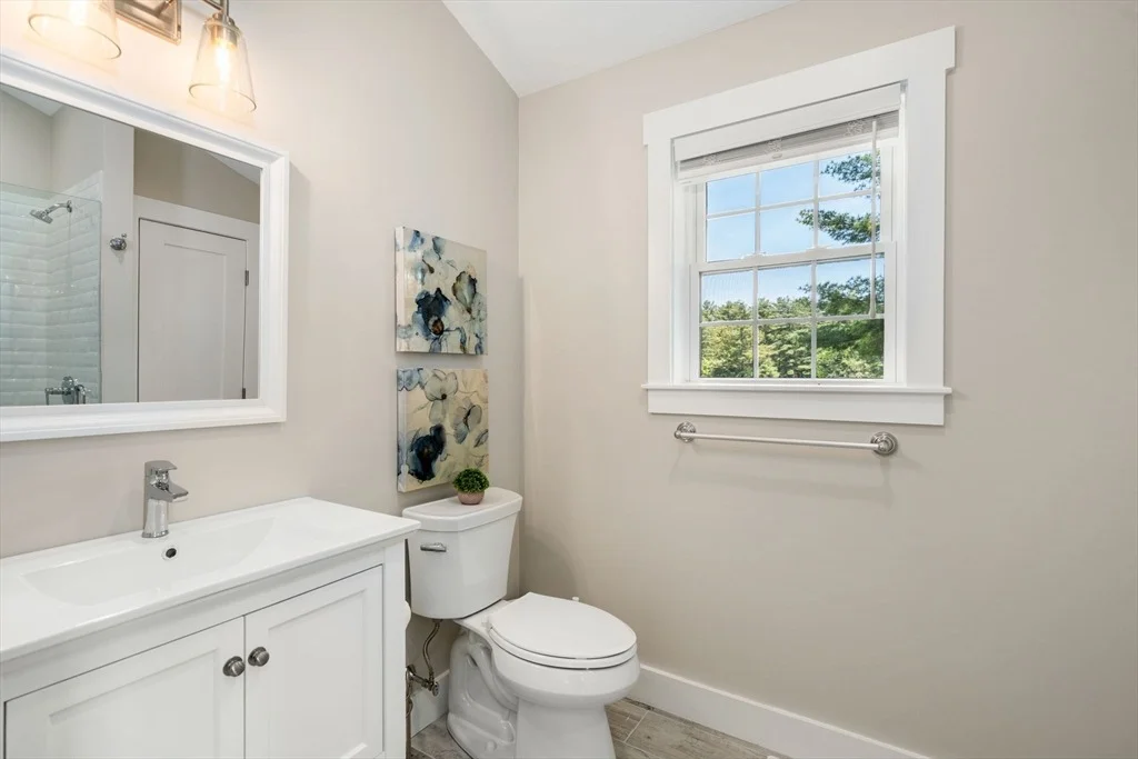 Photo of 44 Pine Point Rd
