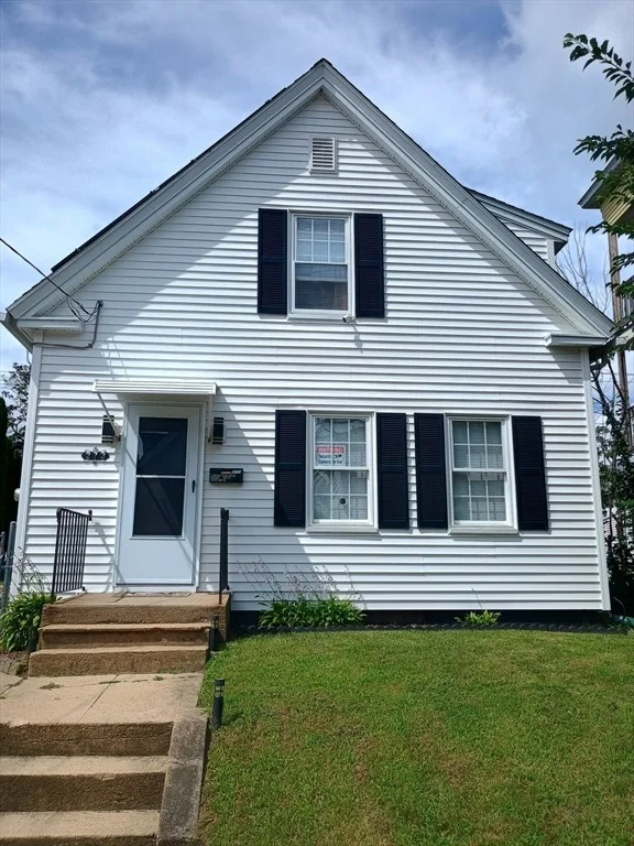 Photo of 273 Pleasant St