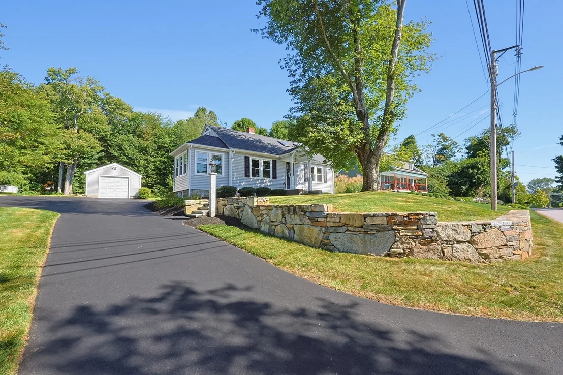 Photo of 191 Whitins Rd