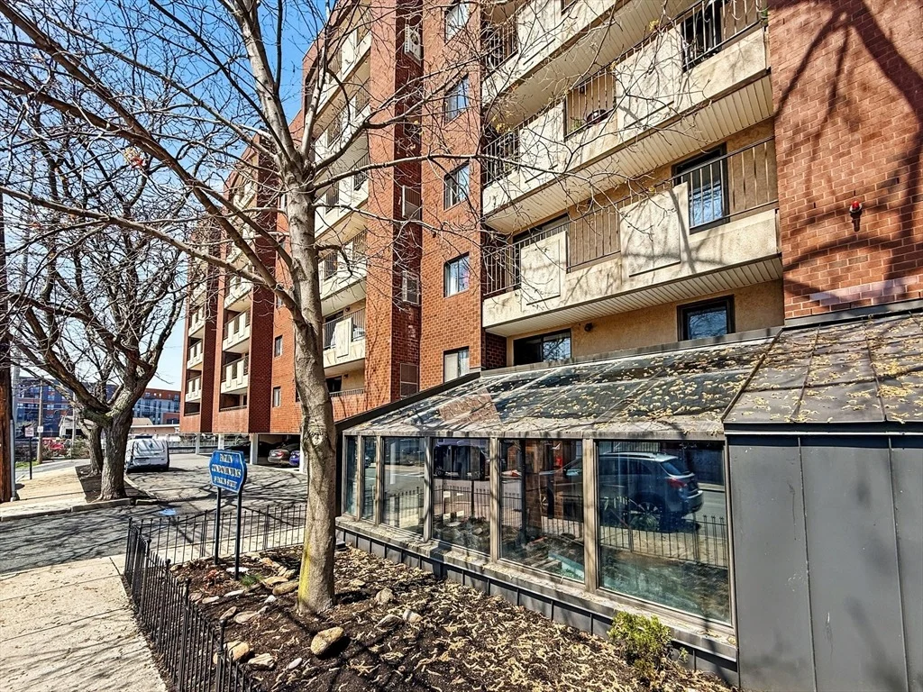 Photo of Unit 304 at 39 Parlin St