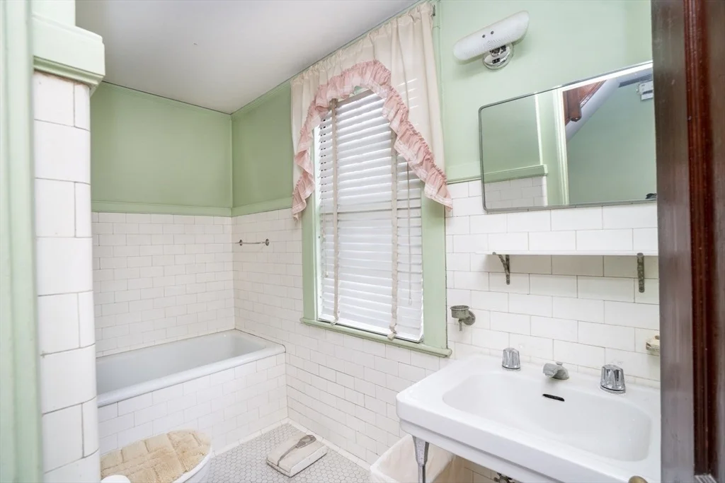 Photo of 190 Ocean St