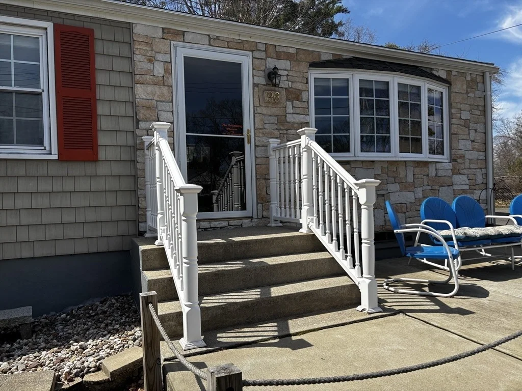 Photo of 96 Clearbrook Dr
