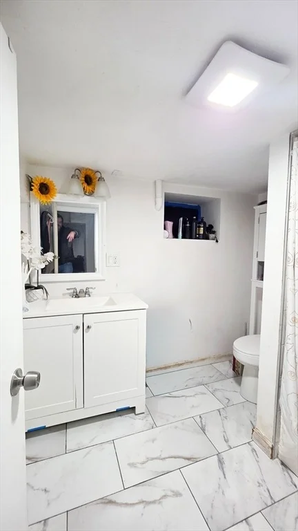 Photo of 446 (450) Vane St.