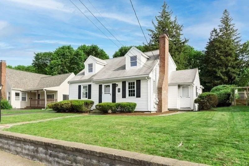 Photo of 273 River St