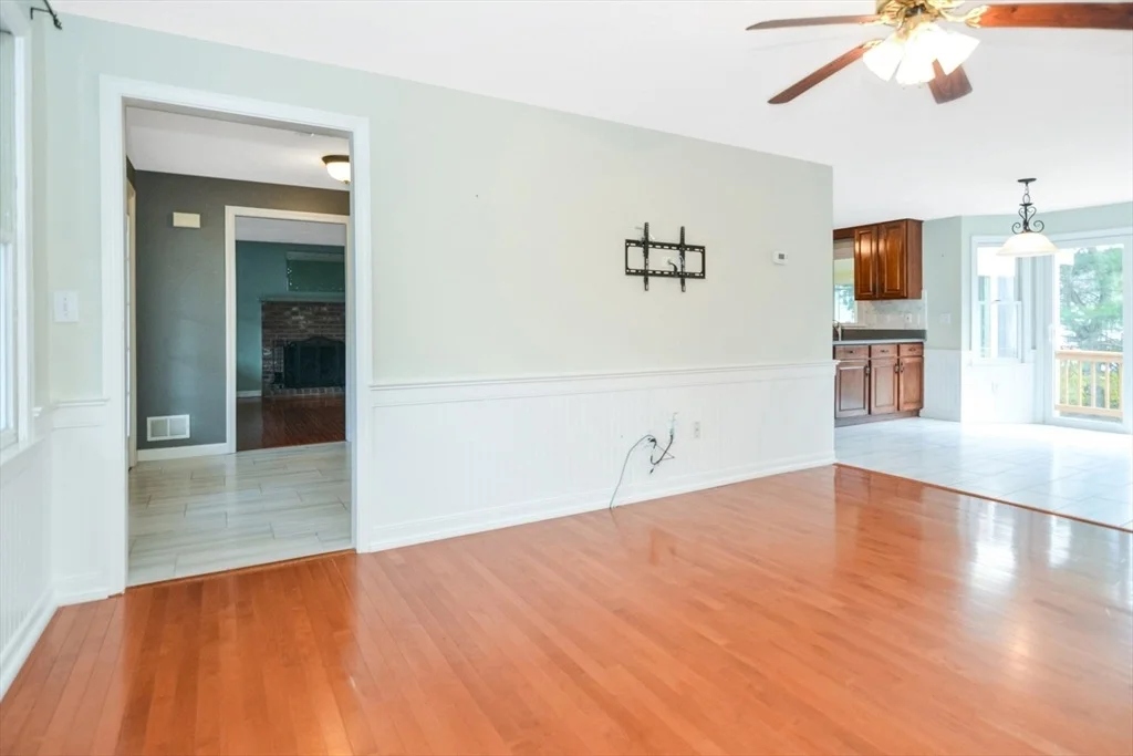 Photo of 34 Laura Ln