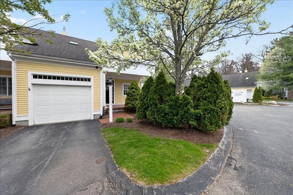 Photo of 14 Whiting Ln