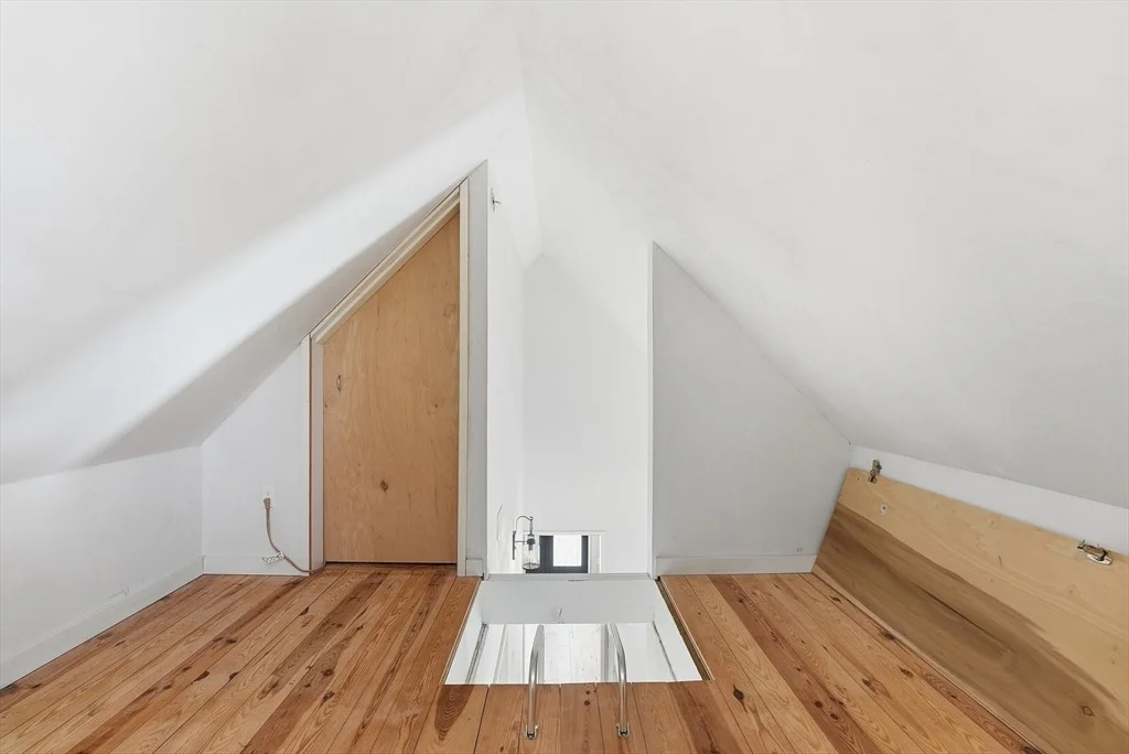 Photo of 2 Juniper St