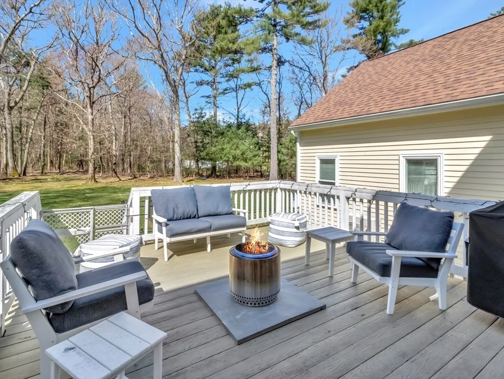 Photo of 7 Fieldstone Dr