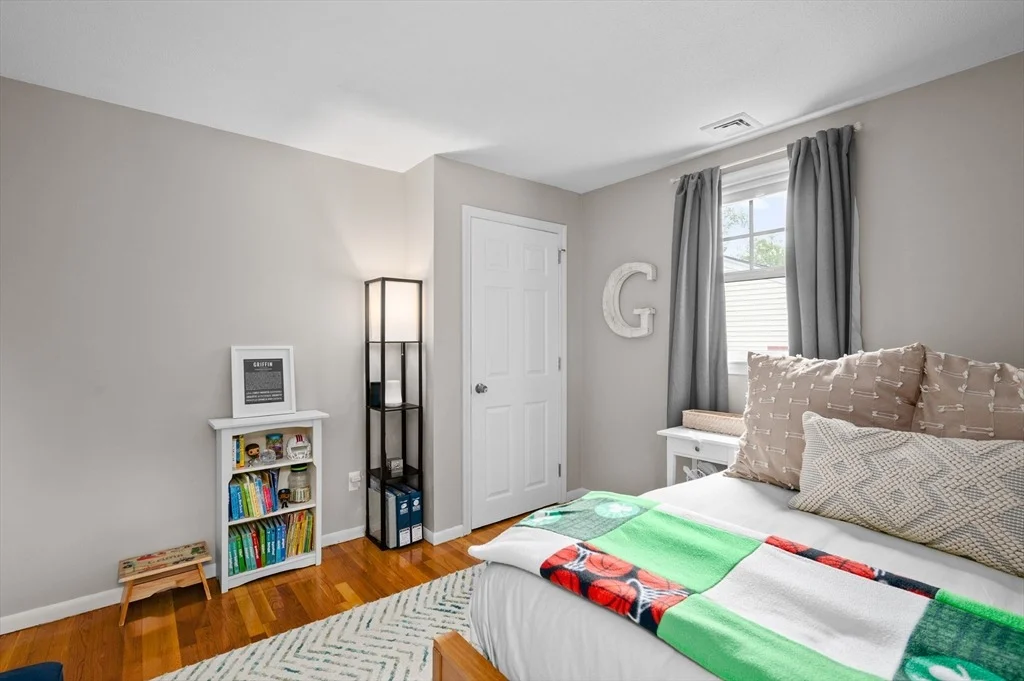 Photo of 67 Greenleaf Cir