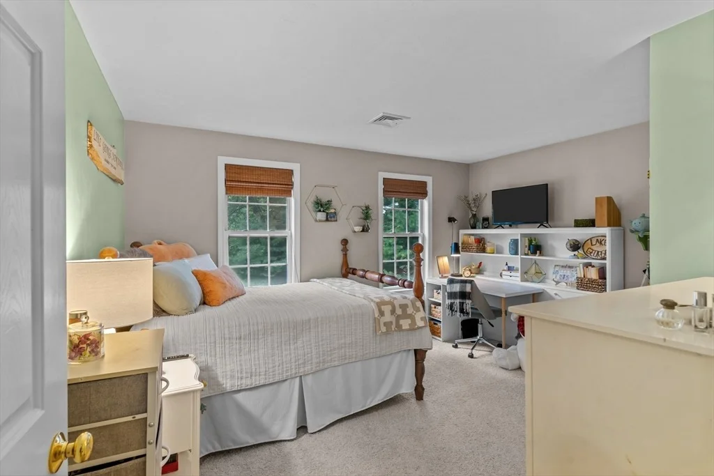 Photo of 28 Oxford Dr