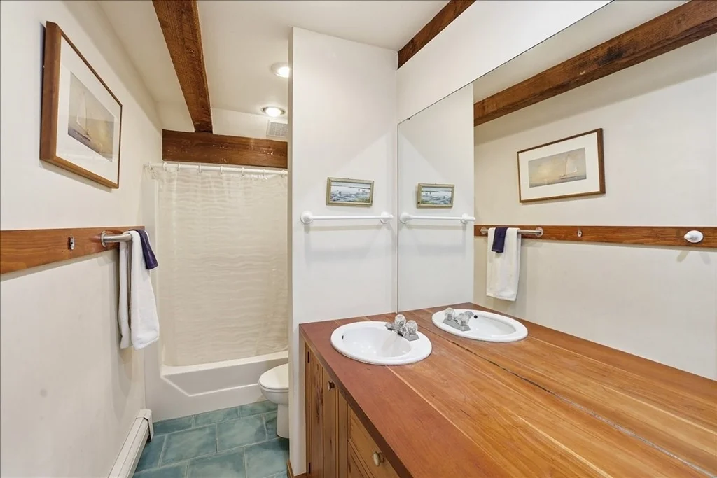 Photo of 40 Kittiwake Ln