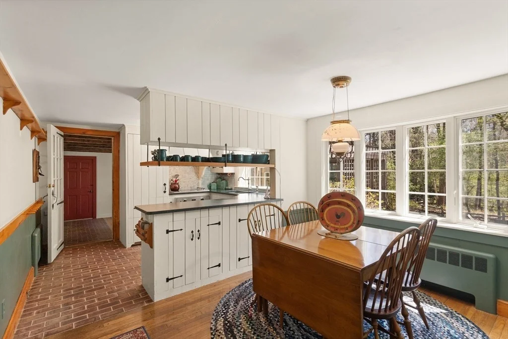 Photo of 11 Hemlock