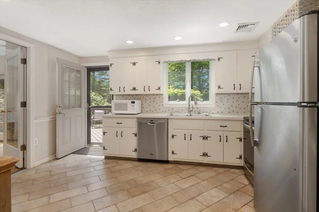 Photo of 80 Buttonwood Lane