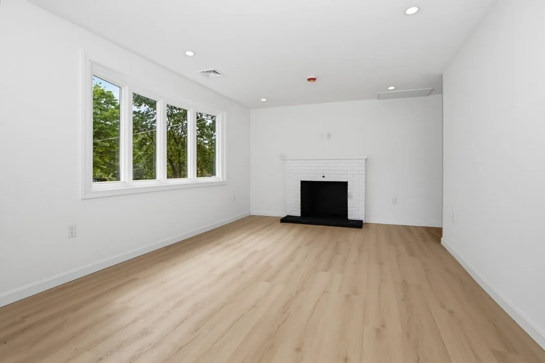 Photo of 33 Cheryl Ln