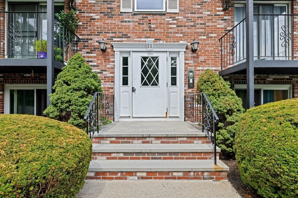 Photo of Unit E at 21 Pine St