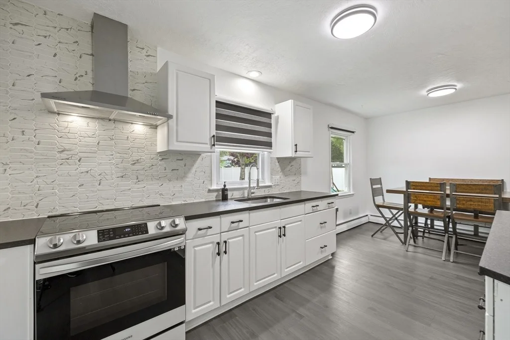 Photo of 376 Hermitage Dr