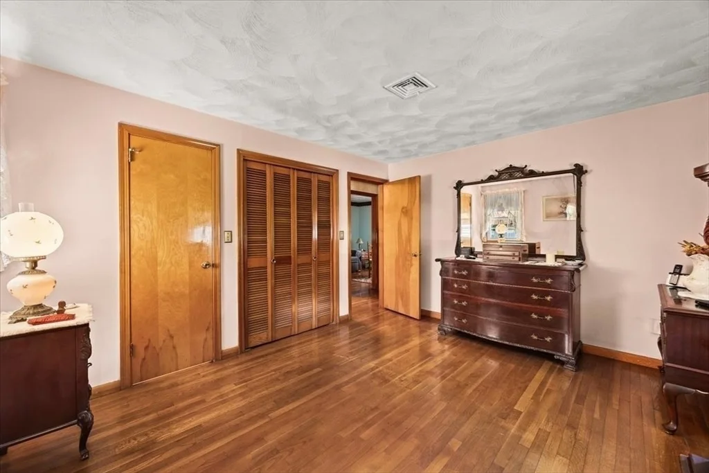 Photo of 32 Colonial Drive