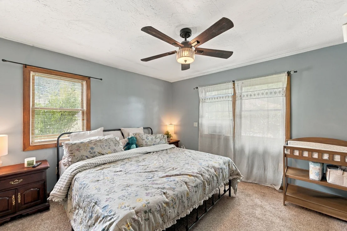 Photo of 39 Lakeview Dr