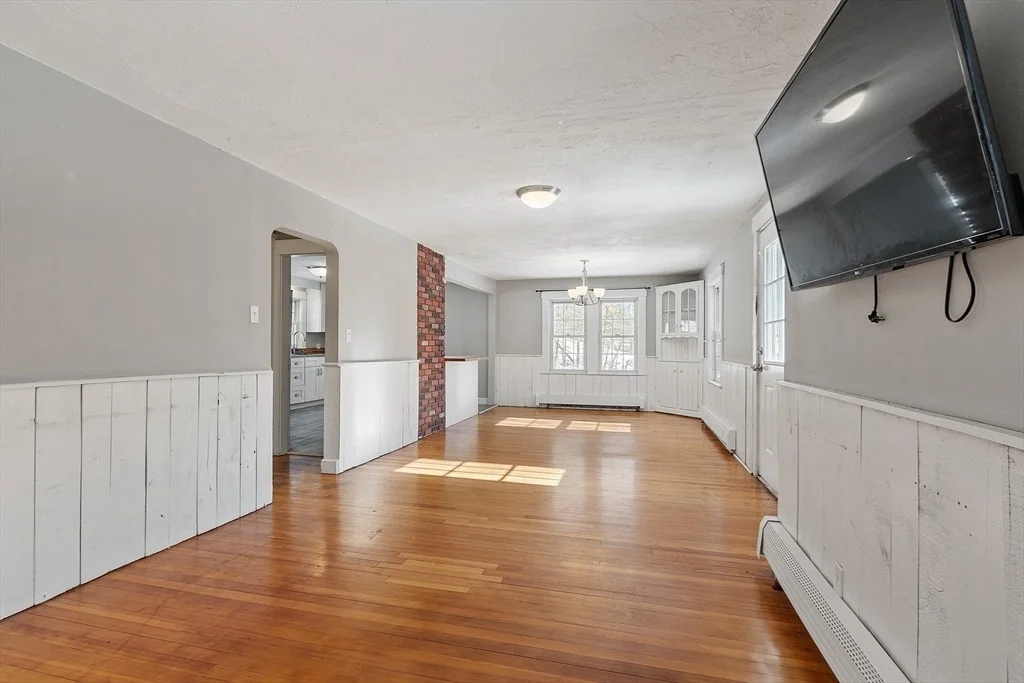 Photo of 594 Betty Spring Rd