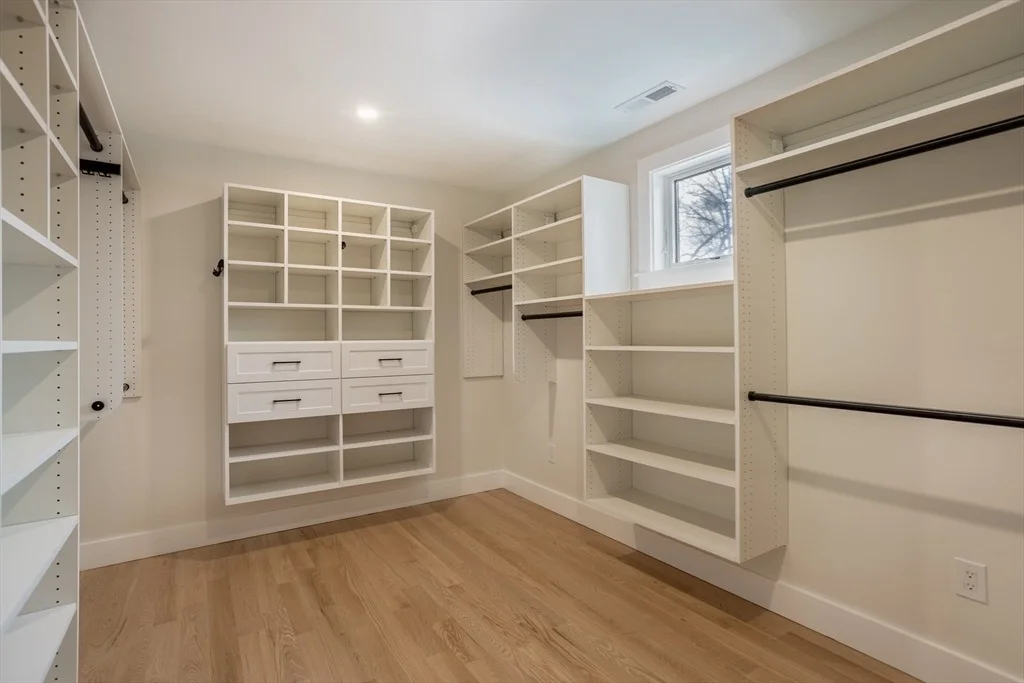 Photo of 383 Marrett