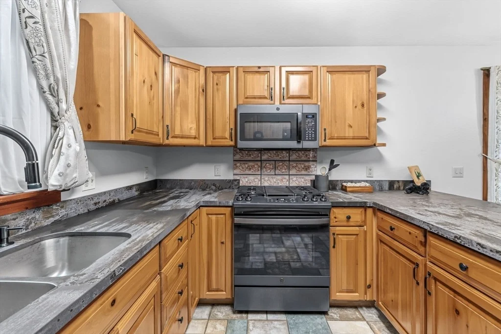 Photo of 345 Harvey Rd