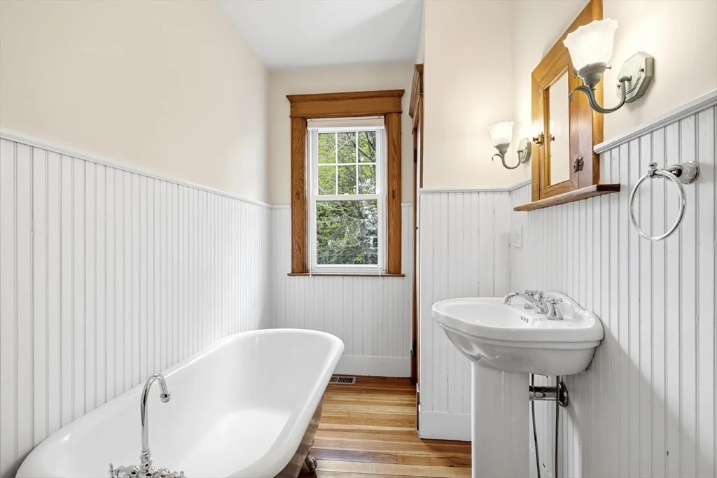 Photo of 111 West St