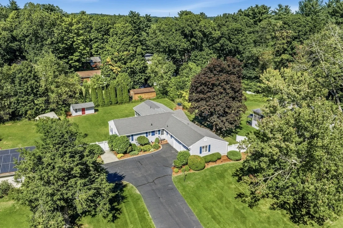 Photo of 207 Loudville Road