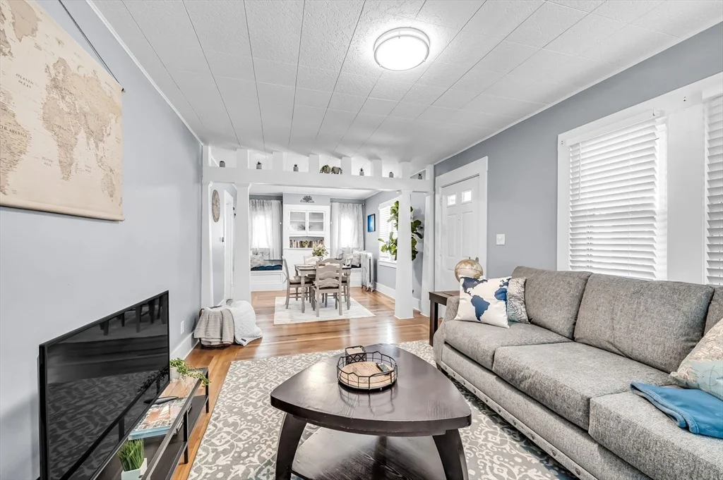 Photo of 1451 Bay St