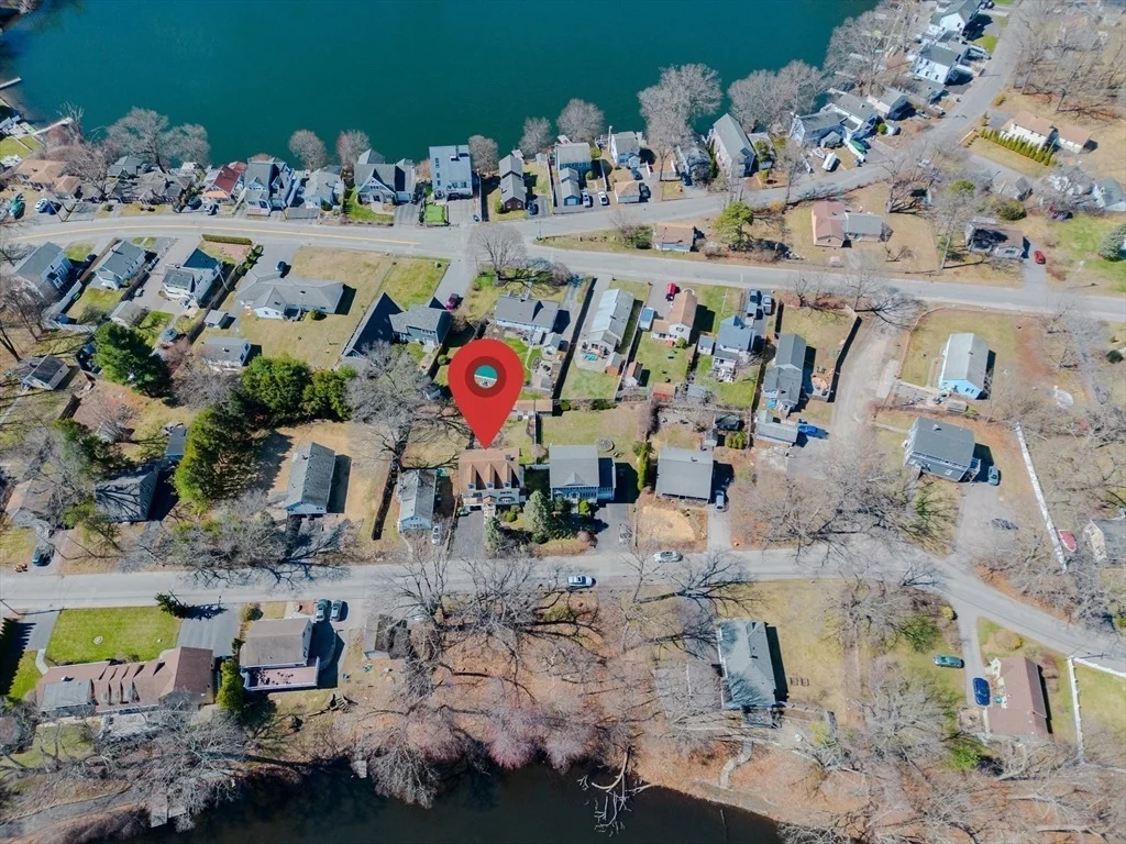 Photo of 33 Lakeside Dr
