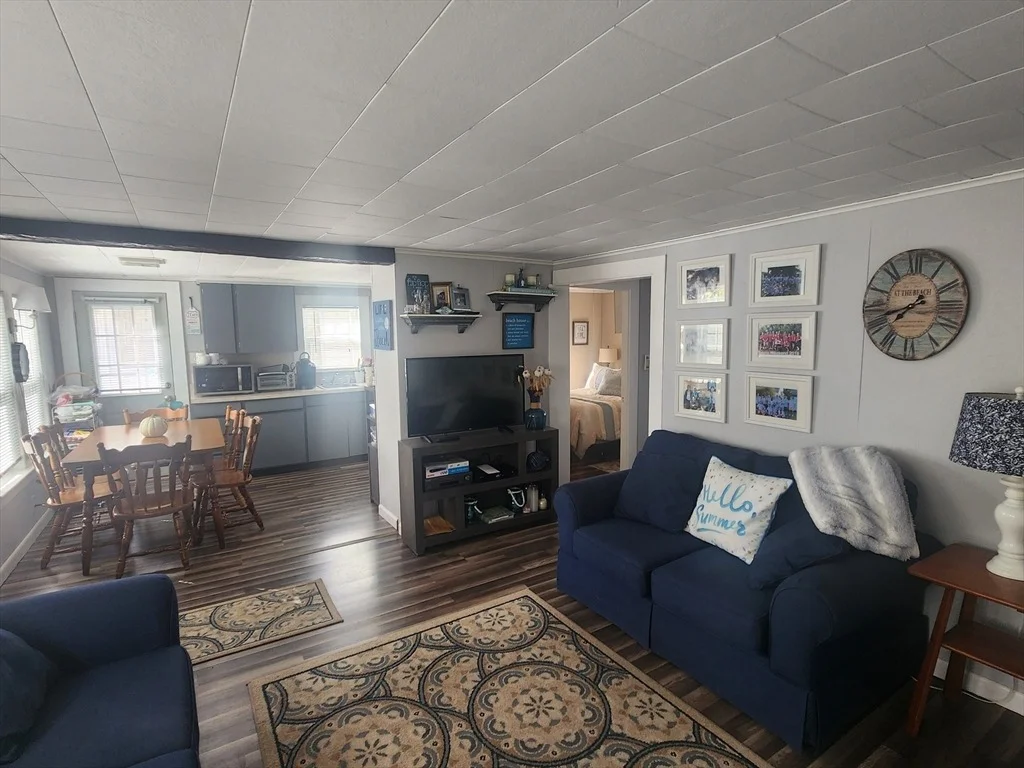 Photo of 7 Quasuet Ave