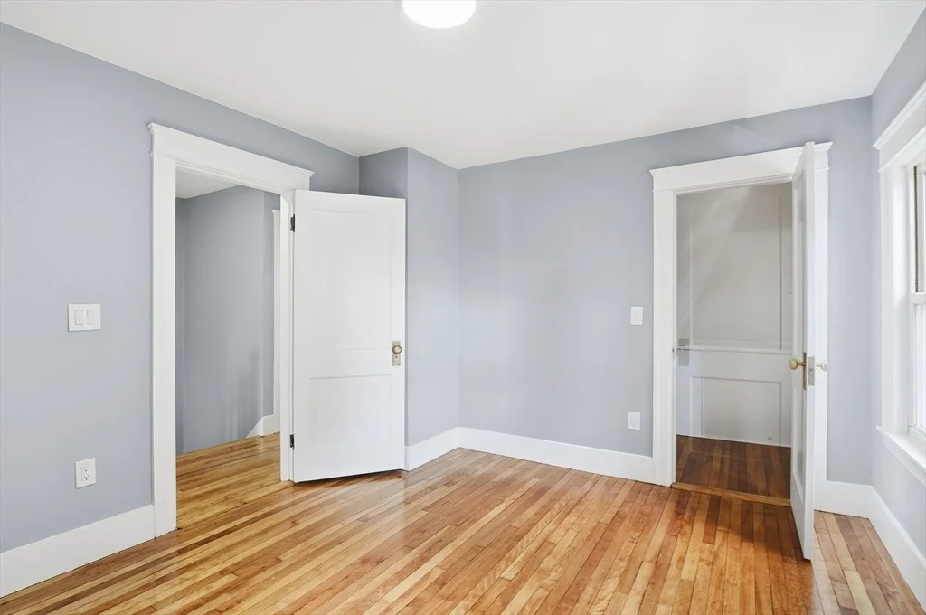Photo of 323 Burncoat Street