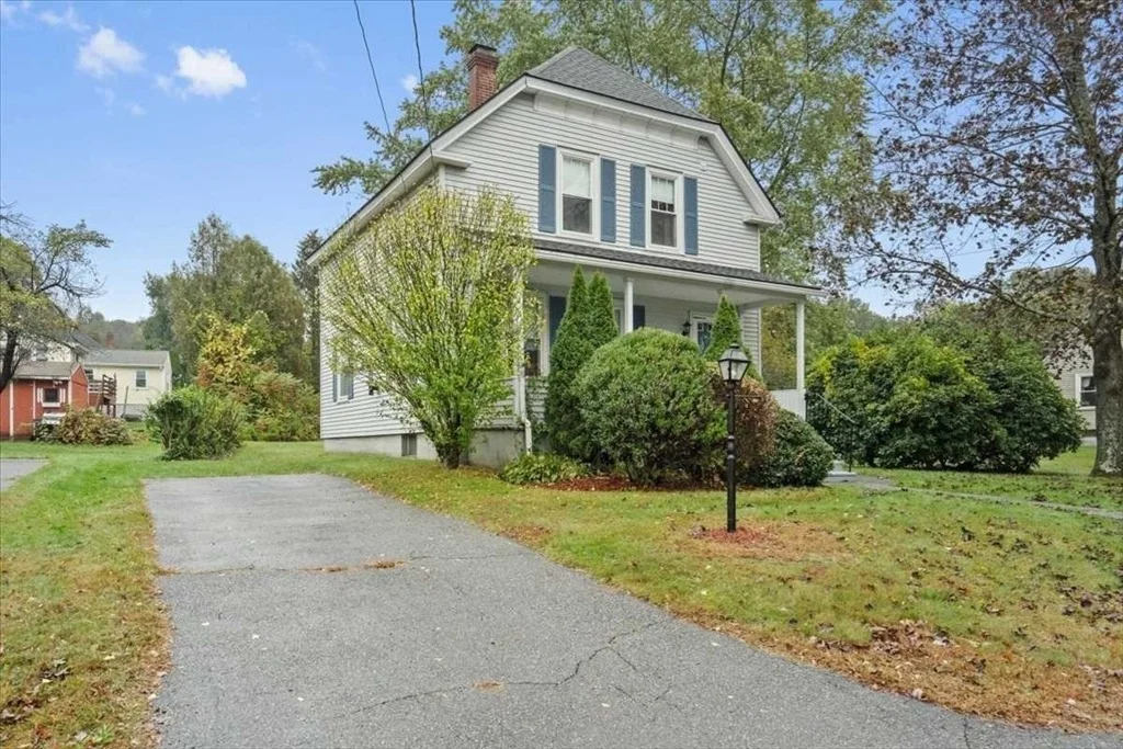 Photo of 131 Main St