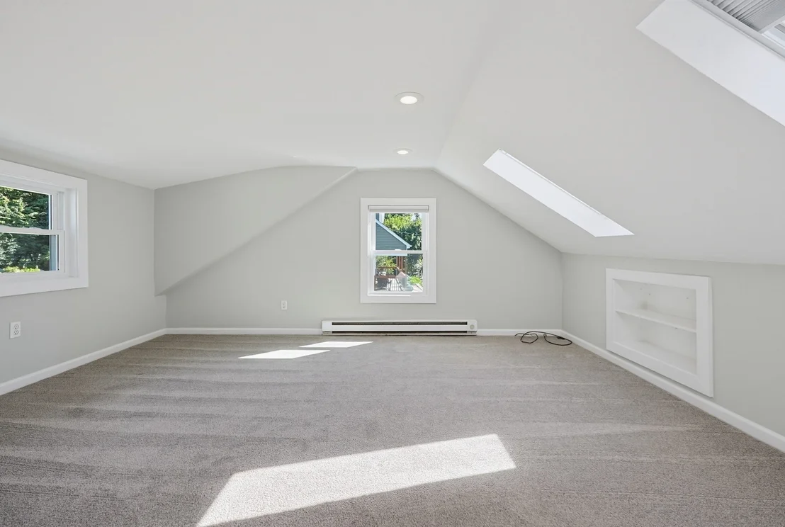 Photo of 191 Whitins Rd
